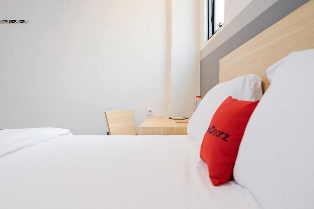 Reddoorz Plus Near Taman Anggrek Mall Yakarta Exterior foto