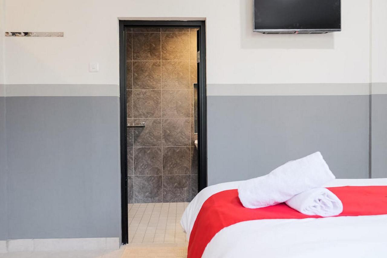 Reddoorz Plus Near Taman Anggrek Mall Yakarta Exterior foto